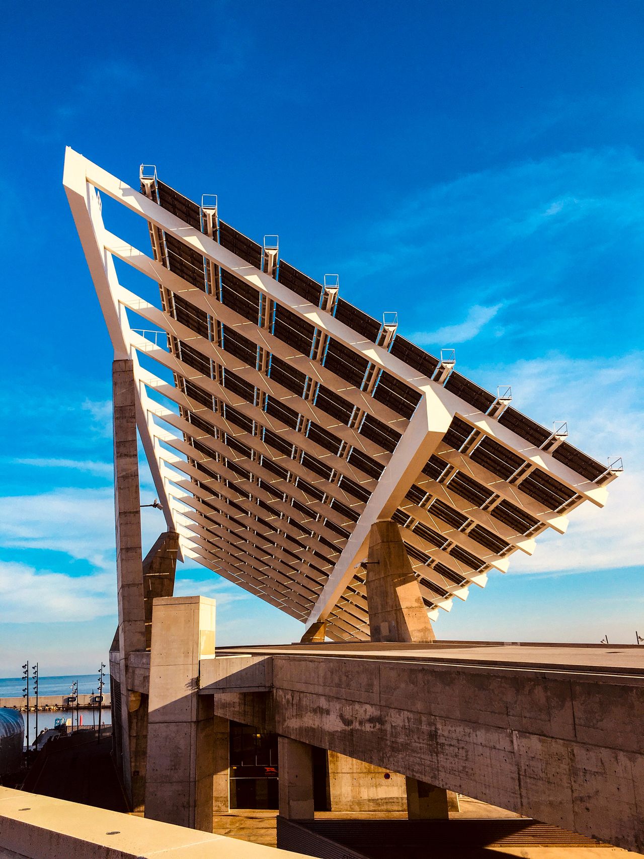 Storm-proof solar mounting structure